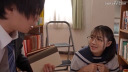 地味で控え目な生とが...