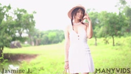 野外スケッチで尿プレイからアナルオナニー