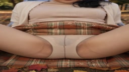 人妻滑り台パンチラ (5)