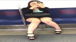 電車パンチラ00013