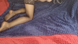 Cuckold babe asks friend for a photo, gets creampied - cheating amateur