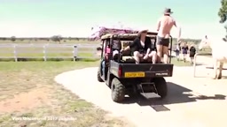 fundraising naked calendar 海外女子大生全裸カレンダー