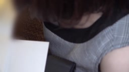 前屈みになった時に見える谷間大好物