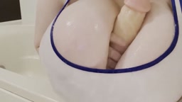 爆乳