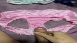 いもうとの下着にぶっかけ