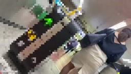電車 下責めされて委ねることしかできない