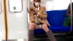 電車パンチラ00036