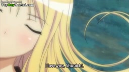 素敵な足を持つ可愛いティーンエイジャーがクリームをかけられる