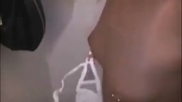 Umkleideraum-Sexvideo eines deutschen Amateurpaares