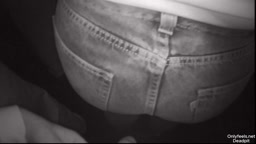 Pushing on his dick at concert | Encoxada