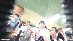 S級OLさん逆さ純白パンチラ