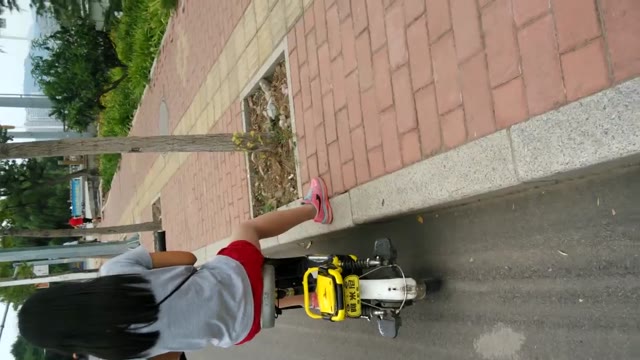 スマートフォンに夢中、ぶっかけ