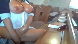 Tetotas de Dios: Chica Amateur con Tetas Grandes Se Masturba y Eyacula