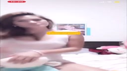 胸チラとパンチラ