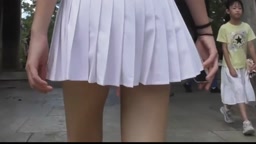 なんか下から覗いちゃうよね(笑)