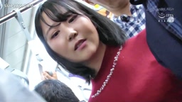 MH_夫の横で痴●され腰をクネらせ発情した妻_2.mp