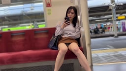 【鉄道】電車パンチラ～JR総武線  美脚女の誘惑～