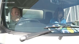 モザイク破壊】 配送中NTR 既婚ベテランドライバーの配送に付いて回るうち車中でおそわれてしまった新婚人妻