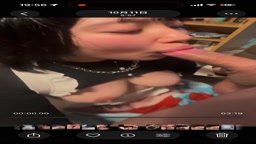 胸出してフェラ