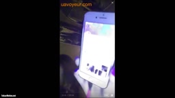 【Twitter】友達がSEXする横でライブ配信する