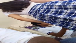 Bajo Falda Colegiala