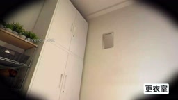 濃厚な湿気を纏っていた