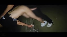 (夜の公園で若者に声をかけて自分の妻を・・)