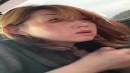 車内F 清潔感のある熟女