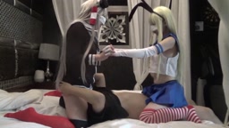コスプレ撮影中にカメラマンを2人で攻める