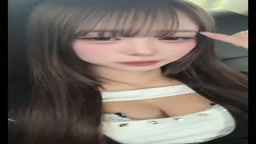 みつき　谷間