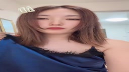 乳首ポロリ