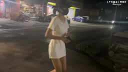 cikaimoon夜晚真空逛街去超市买东西老板娘都看傻了
