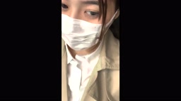 清楚系ムチムチ人妻OL。電車で堕とされる執拗な悪戯者の手