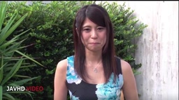 加藤えま 若い女性のキュートな姿がライブ撮影中に屋外でカメラの前でフェラチオをする