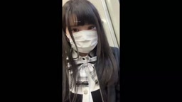 わかばちゃん 駅と電車で食い込みTバック露出自撮り