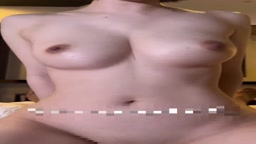 美乳 騎乗位 ハメ撮り カップル