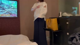 人妻セフレ　着替え
