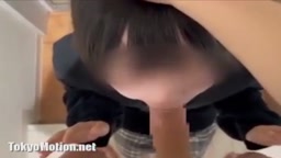 上學前幫哥哥處理晨勃的妹妹