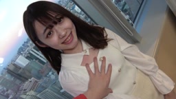 2720 アイドル級美女ゆみちゃんと高級ホテルでお泊まりデート。優しい性格と極上の笑顔、さりげない仕草すべてが癒しをもたらす最高級美女。芸術的なスレンダーボディに興奮止まらず大量射精