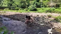 户外露出博主 cikaimoon 美女下乡送福利双人游山玩水 全裸吓懵抓鱼大叔！