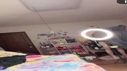 急に脱ぎ出した女