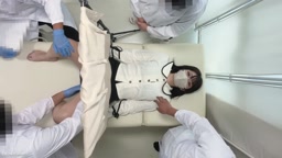 セクハラ診療・集団乳揉み＆女性器観察
