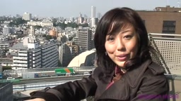 woman inside 新庄小雪 1