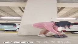 りな　駐車場で全裸露出オナニー2