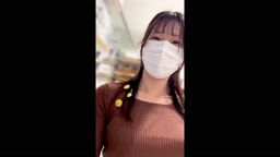 Touching after showing off⑬