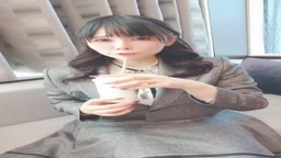 美しくエレガントなOL
