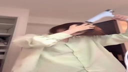 乳首ポロリ