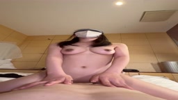 控え目な女