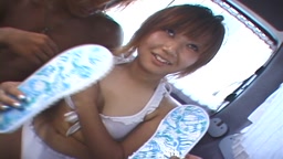 交換希望　【生ドル ● 素人 ● 海】ビキニ2人組‼ 20歳の艶っぽい色気ギャルに車内でキセキの生フェラ生挿入成功‼ 公式シロドラー‼