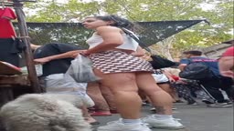 Bajo Falda 54
